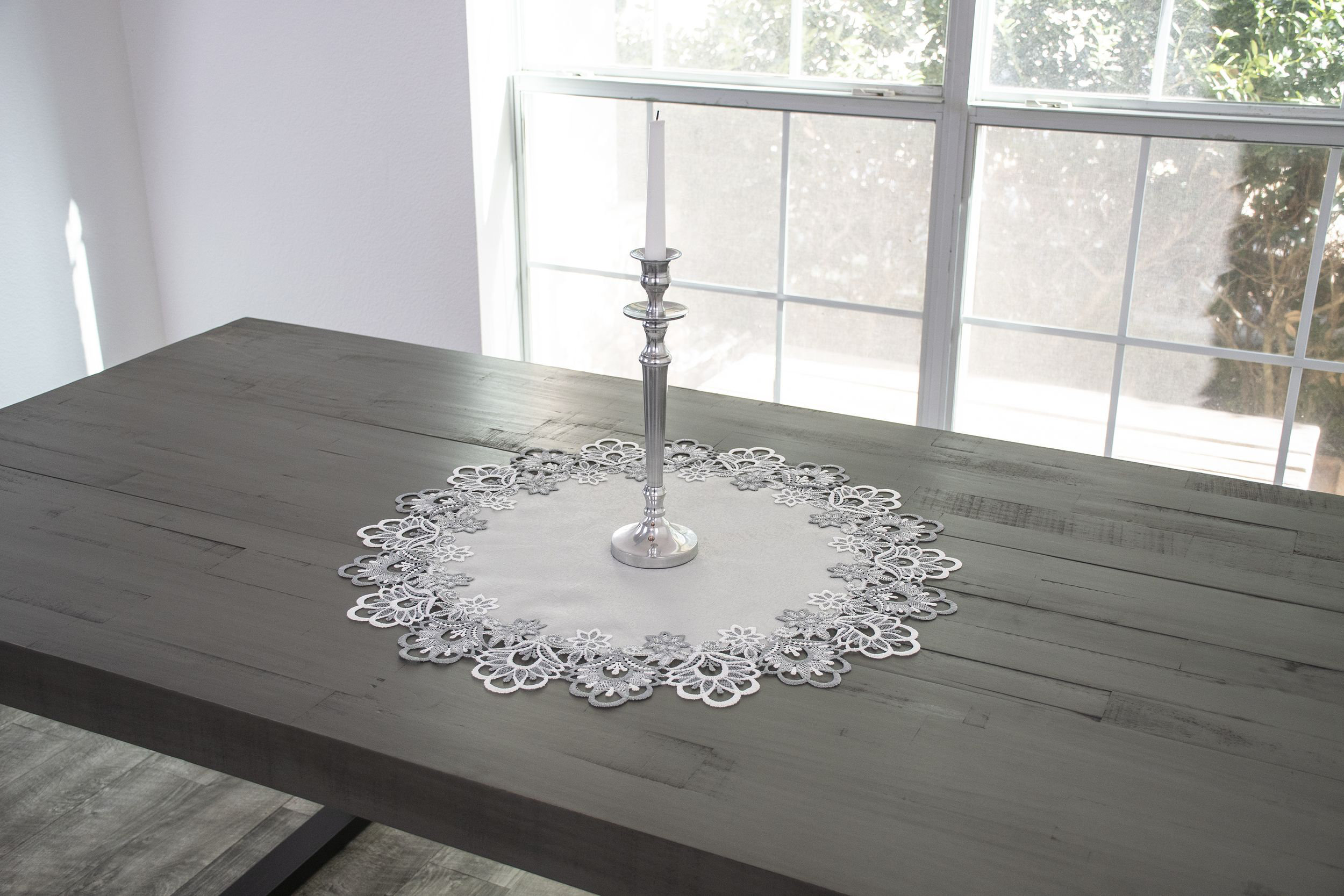 House of Hampton® Stalnaker 24" Round Silver Gray Peacock Lace on